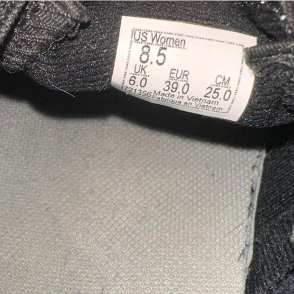 Vans Platform Black Slip Ons Womens size 8.5 - Picture 4 of 8